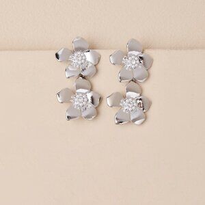 Lulus Alstra Silver Flower Statement Earrings - Size One Size